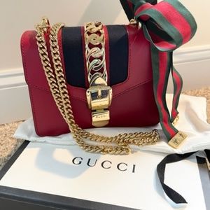 Small Gucci Sylvie Bag With Chain
